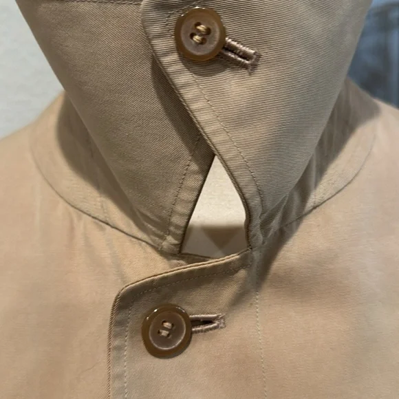 Authentic Burberry trench coat - Picture 9 of 16